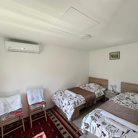 Garden Guesthouse Gjakova Экстерьер фото